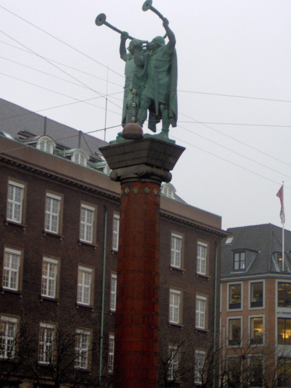 horn blowers statue